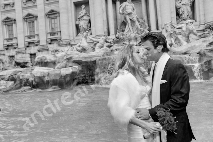 wedding-rome-3112-024 In love at the Fontana di Trevi in Rome Italy