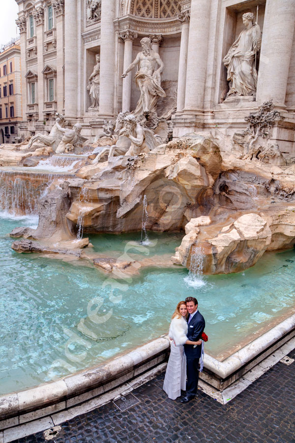 wedding-rome-3112-027 Bride and groom photographed from above piazza at Fontana di Trevi