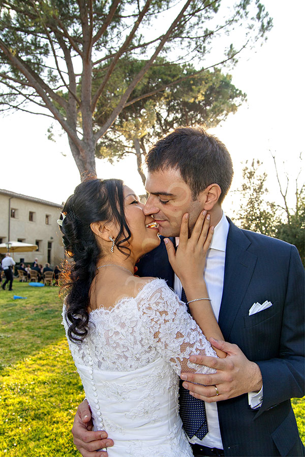 wedding-italy-100-1412 newlyweds together during a photo session with the photographer in Italy