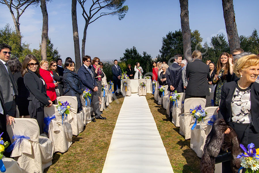 wedding-italy-15-1412 The civil ceremony in the open air in Gallese