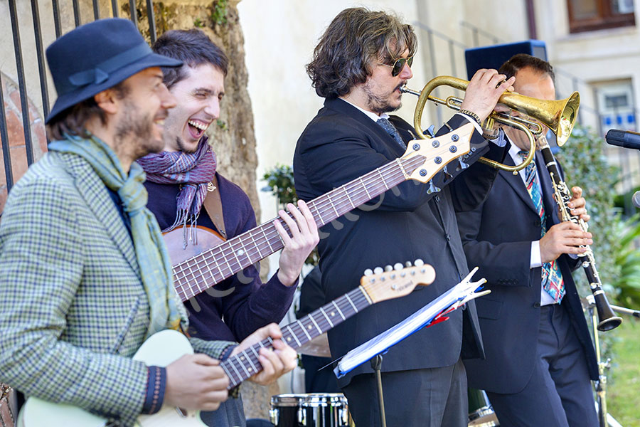 wedding-italy-62-1412 The band playing and having fun