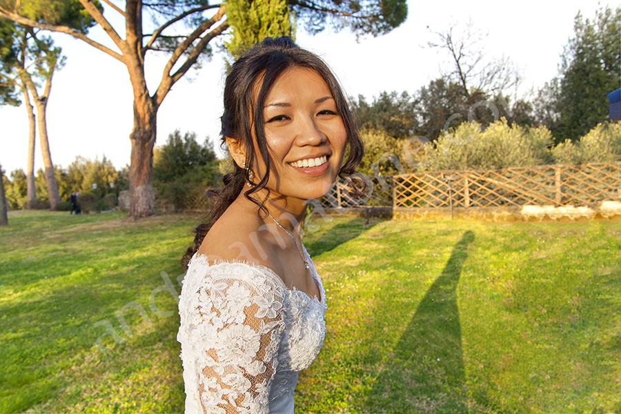 wedding-italy-94-1412 Bridal portrait in the sun