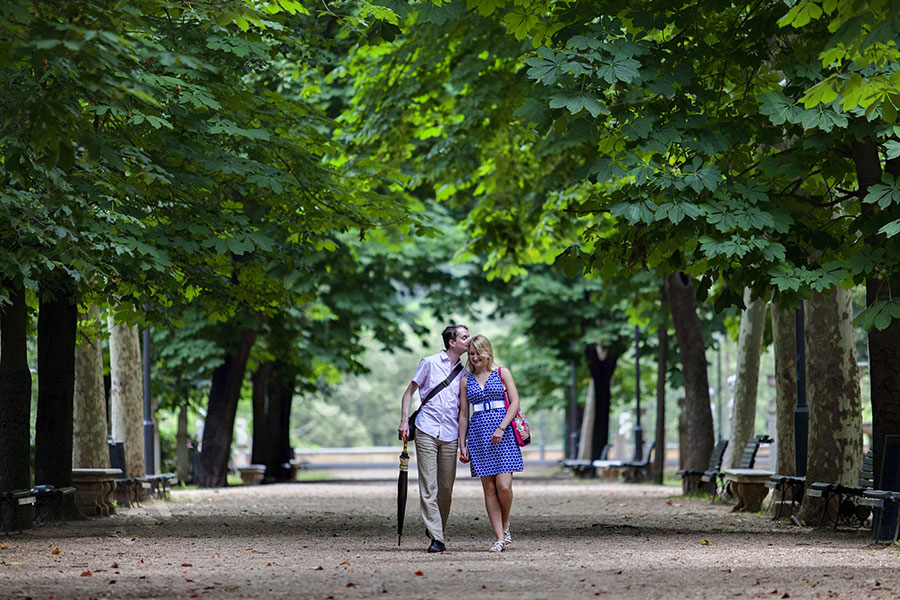 proposal-rome-6712-025 Walking in Parco Villa Borghese during an engagement session