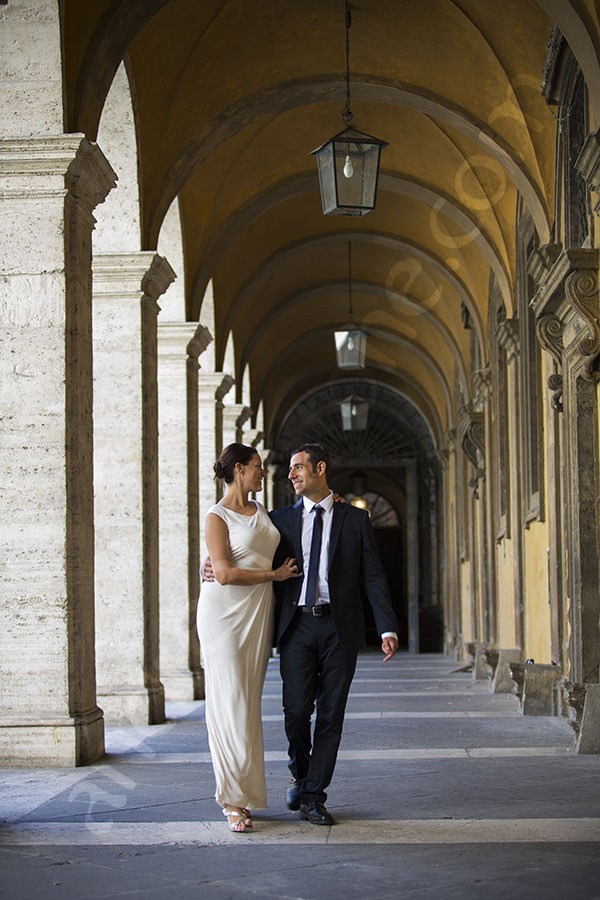 Walking under the portico during a session. S. Ivo alla Sapienza. Cloisters.