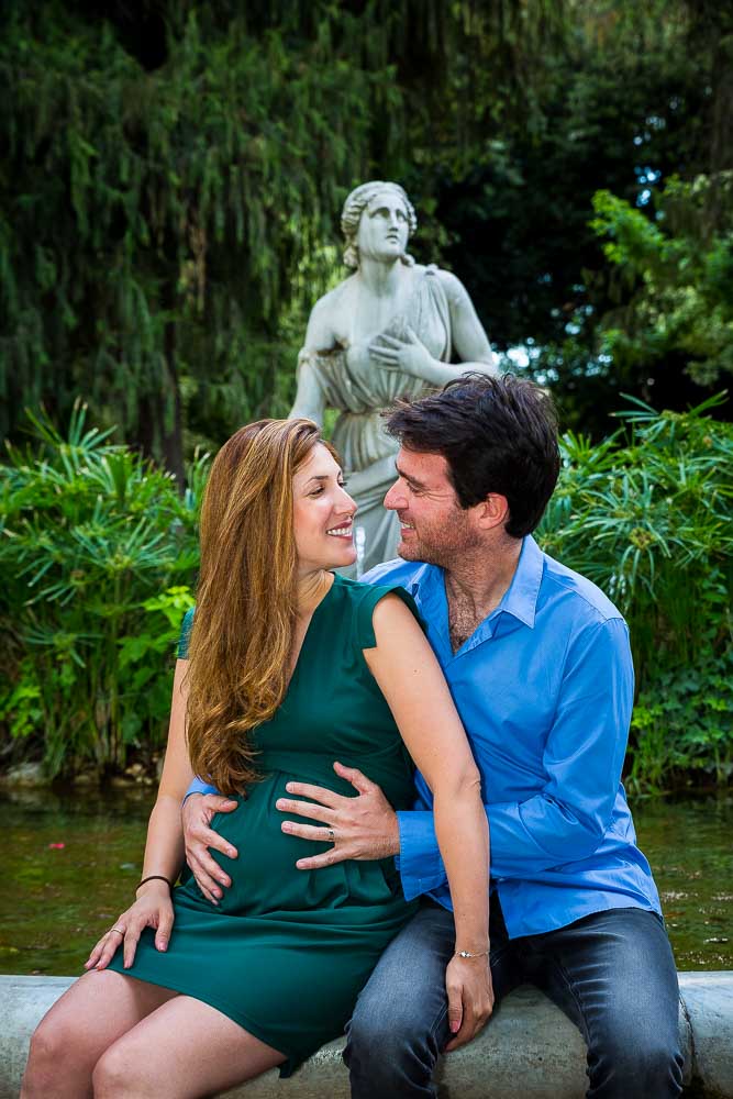 Close in portrait image of a couple