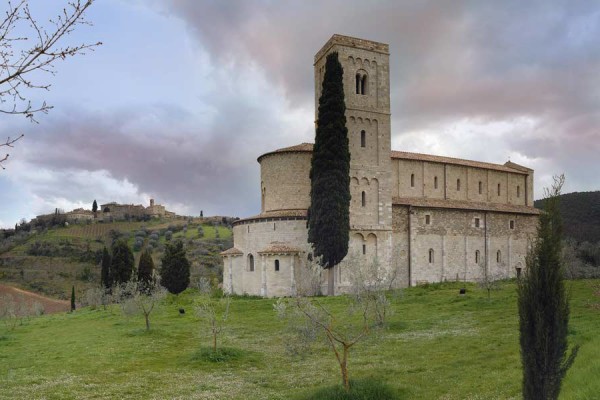 2-tuscan-abbey The abbey of Sant Antimo Castel nuovo dell abate Tuscany Italy
