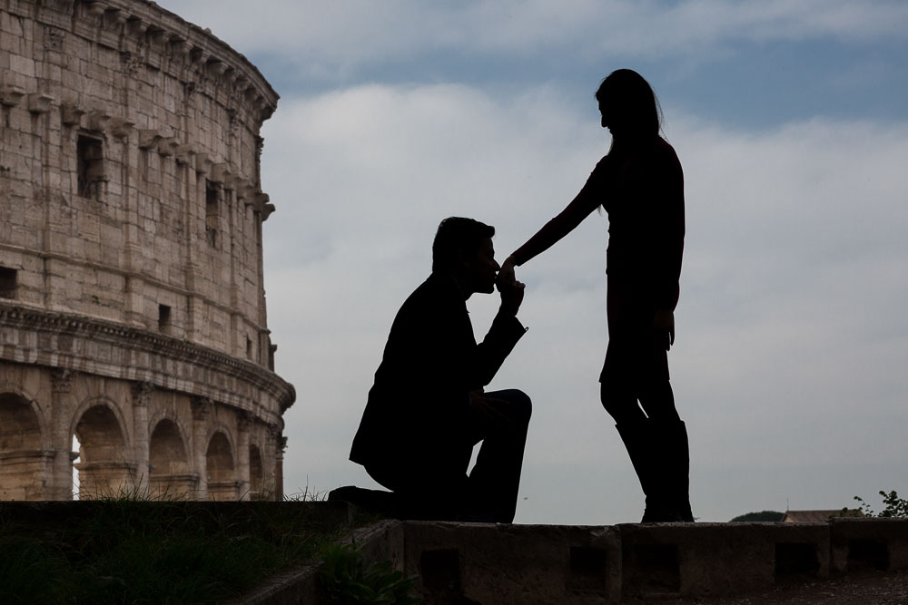 02-chivalrous-gesture A chivalrous gesture at the Roman Colosseum