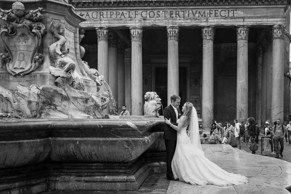Matrimonial pictures Roman Pantheon