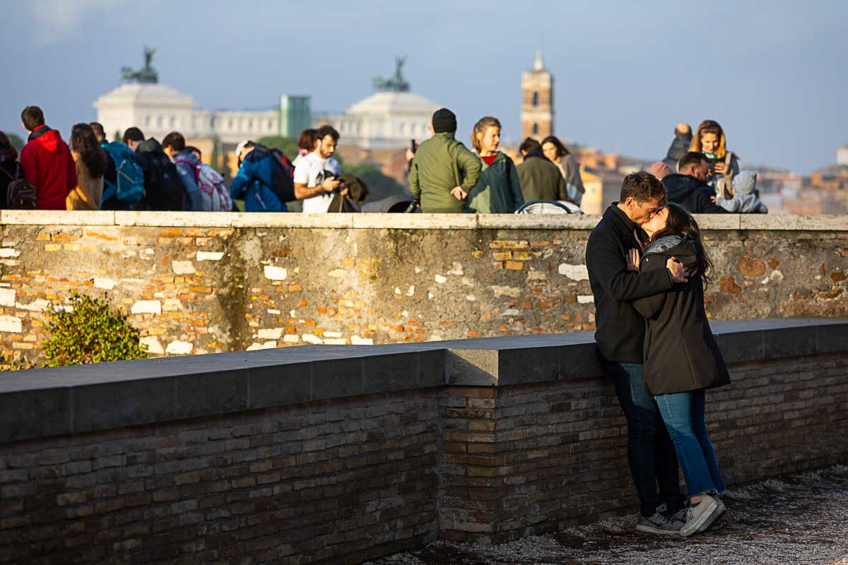 Kissing on the Orange garden terrace with a once of a kind view of the city from above