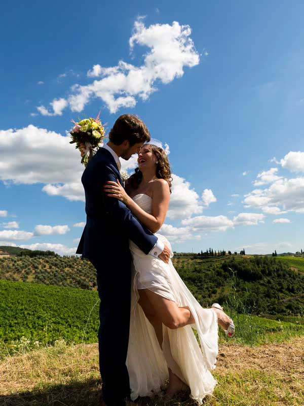 2-tuscany-wedding-countryside Countryside bride and groom photography in Tuscany Italy