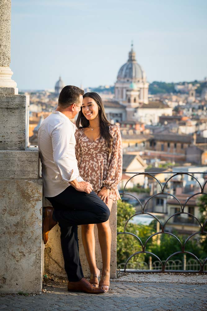 Photo shooting at the Pincio park overlook engaged to married session