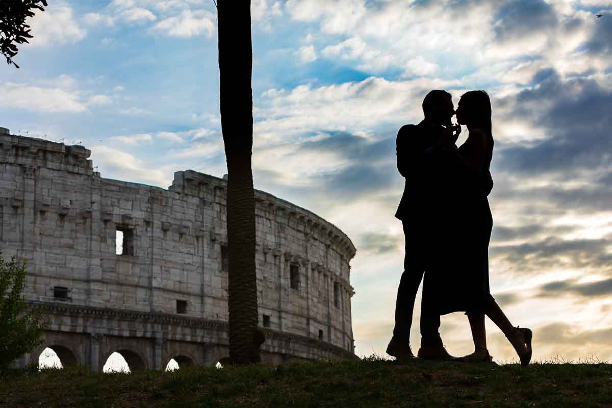 Romantic silhouette picture of a couple during a photo session in eternal city