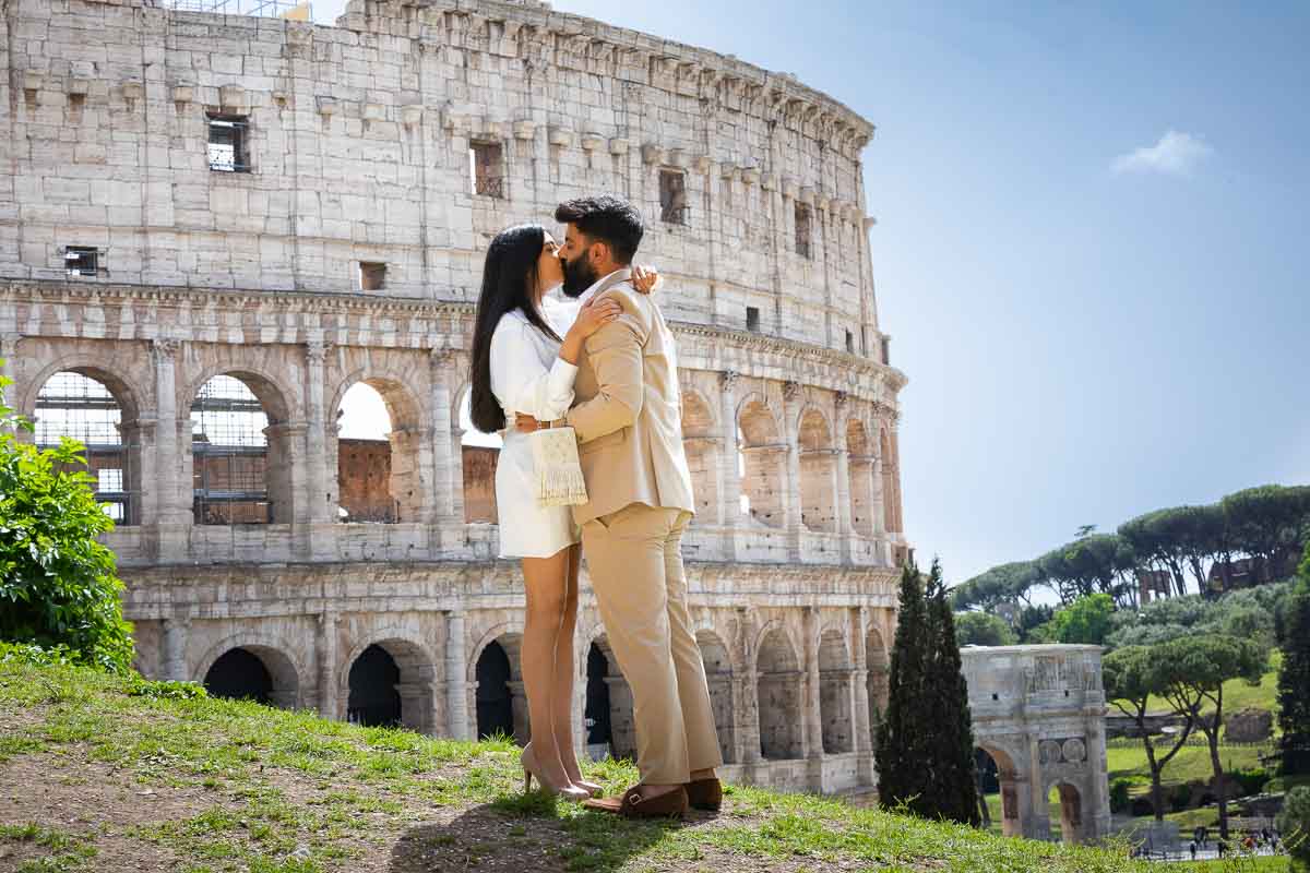 The she said yes moment photographed in Italian capital of Italy 