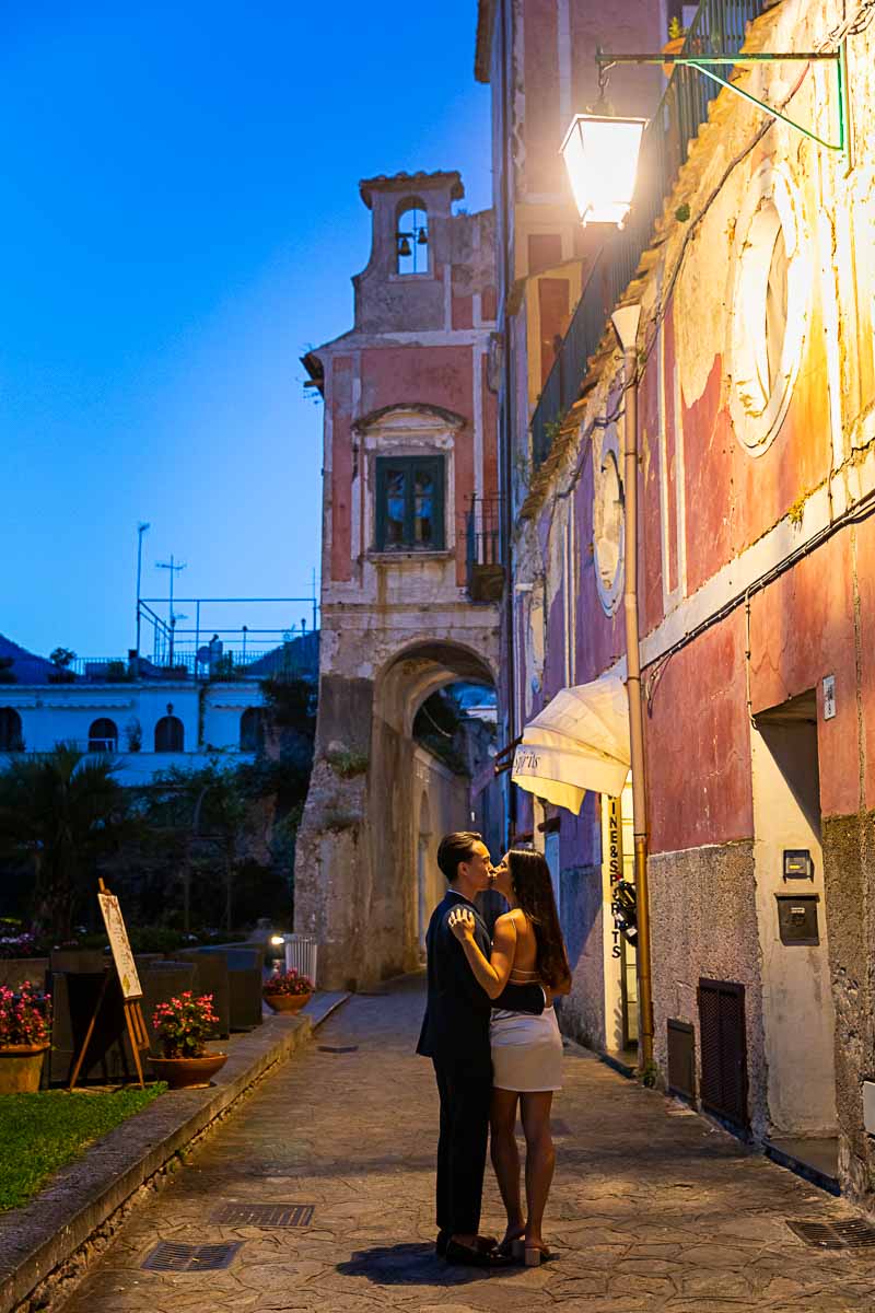 night lifestyle photography underneath romantic street light