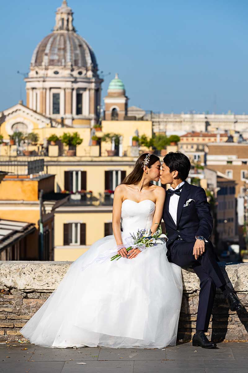 Sitting down streets in Italy and finding the most scenic background for matrimonial photos destination wed