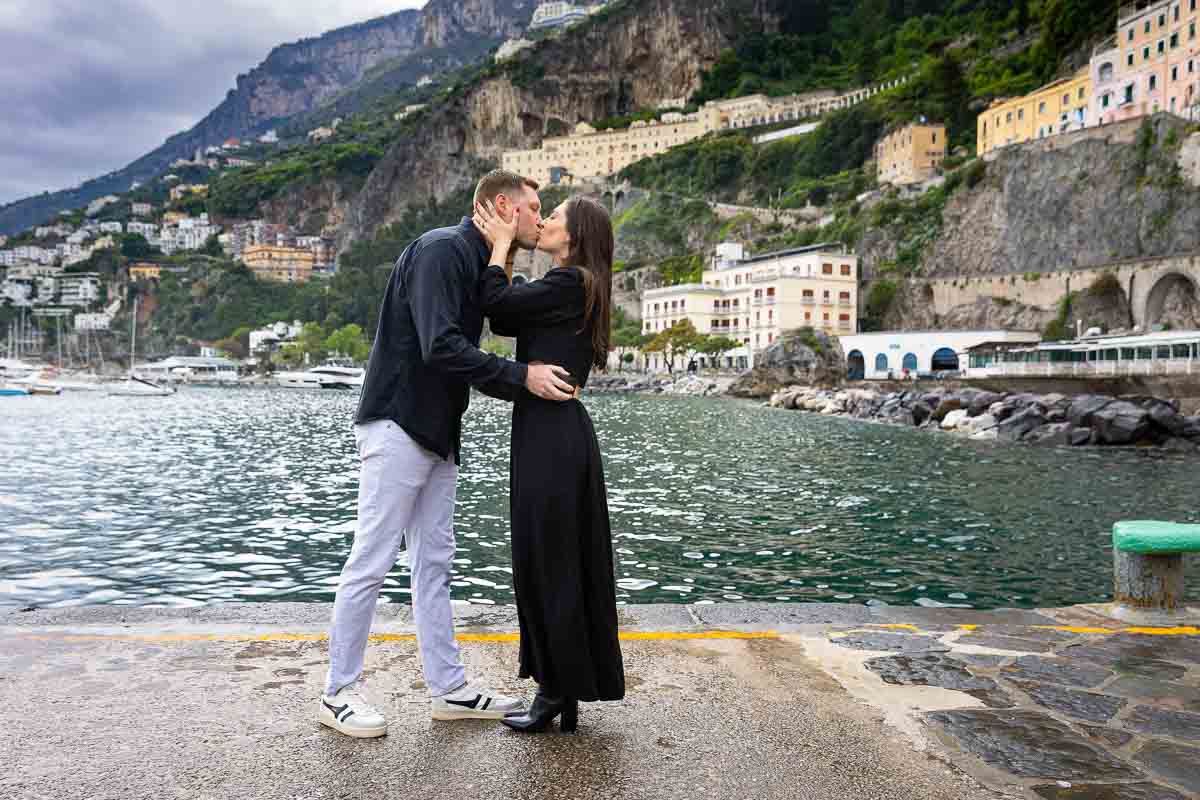 004-she-said-yes She said yes. Engagement photo session in Amalfi