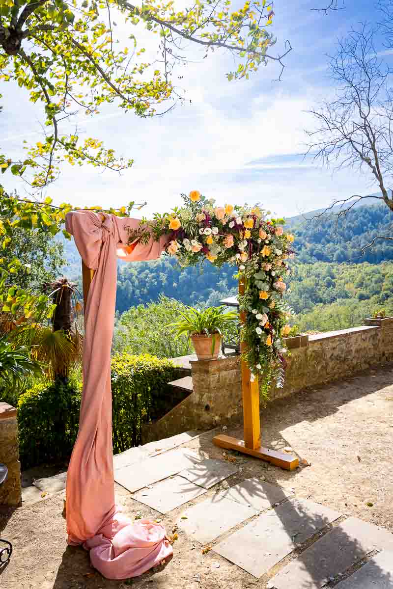 Flower arch used for the ceremony photographed in stand alone. Tuscany wedding photography 