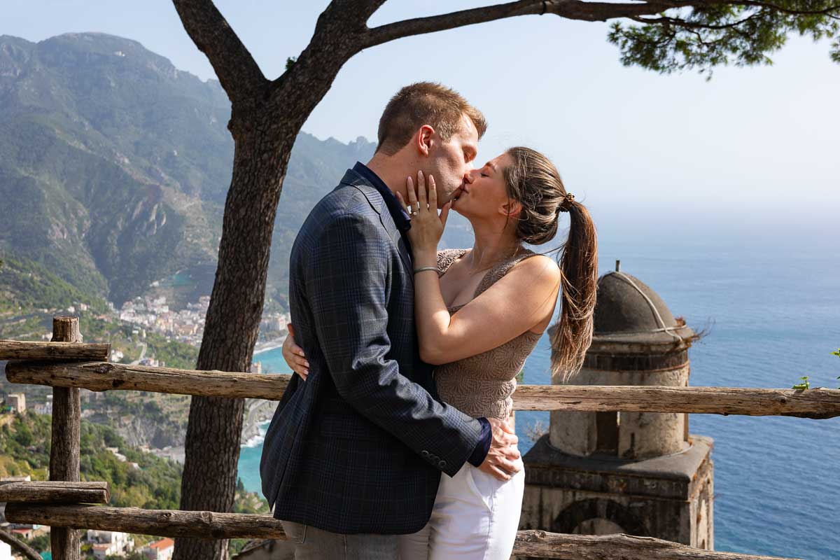 Kissing engagement photoshoot