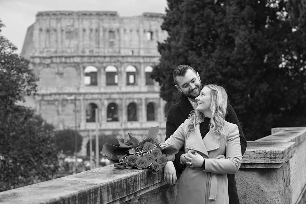 Black and white conversion of a picture of couple taking their engagement photos in the Rome