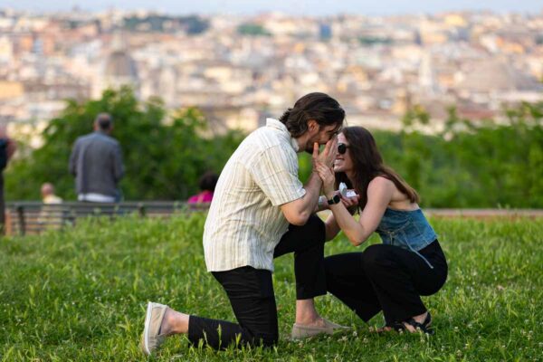 002-surprised-by-proposal Surprised by a proposal in Rome's Janiculum hill