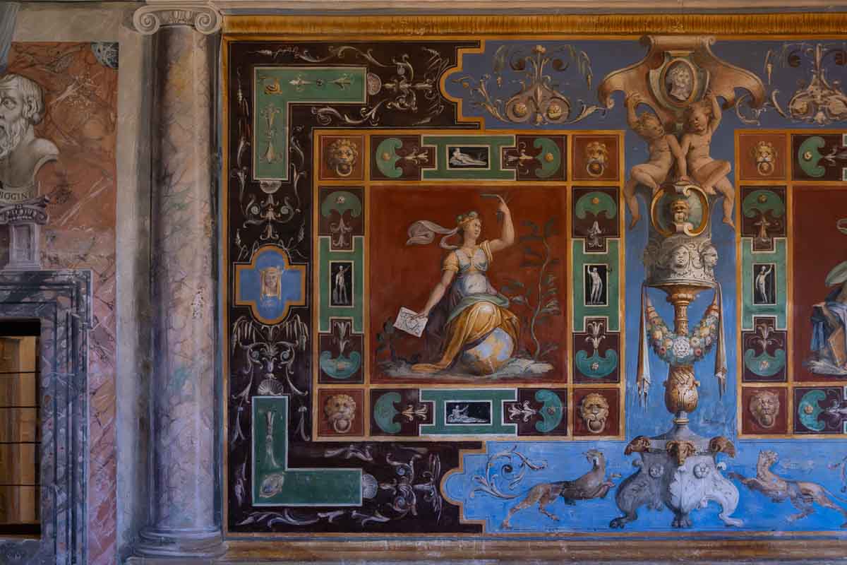 Embellishments photos of art and paintings 