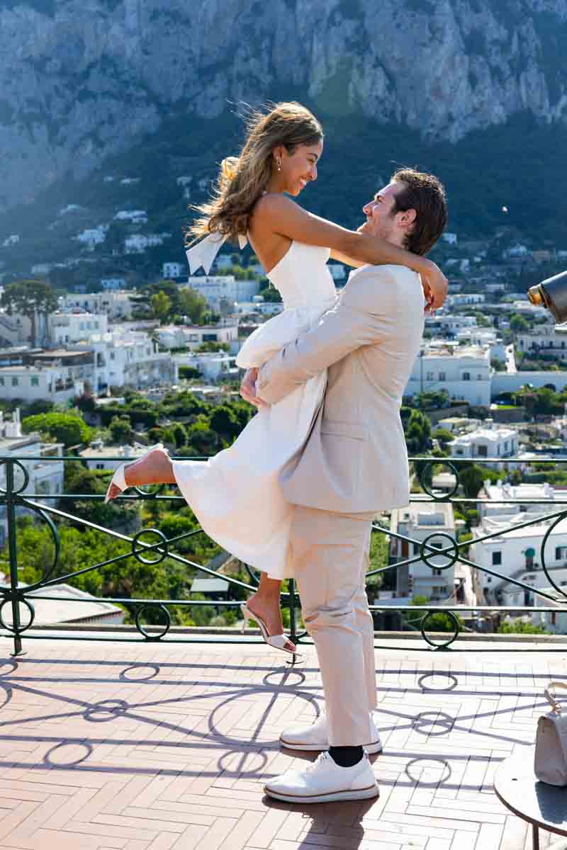Pick me up pose set up and photographed by a professional photographer from the Andrea Matone photography studio