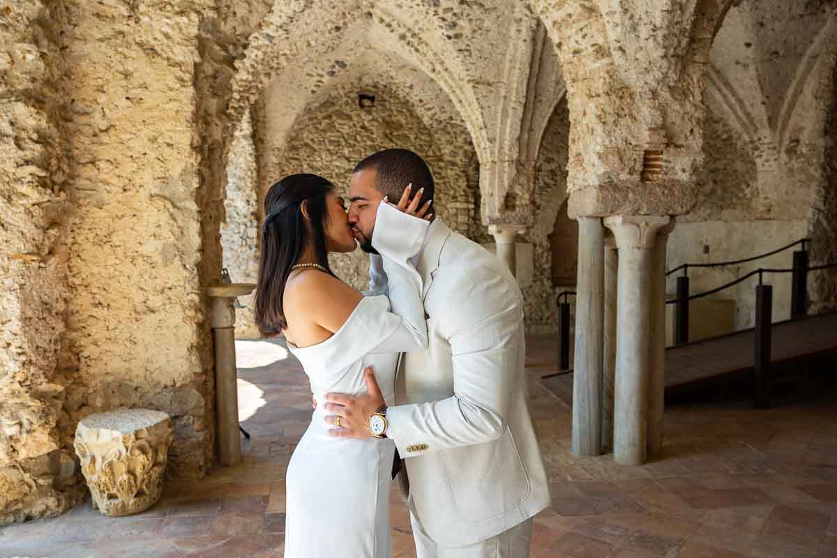 Side image kiss shot happy marriage in love picture series love story imagery